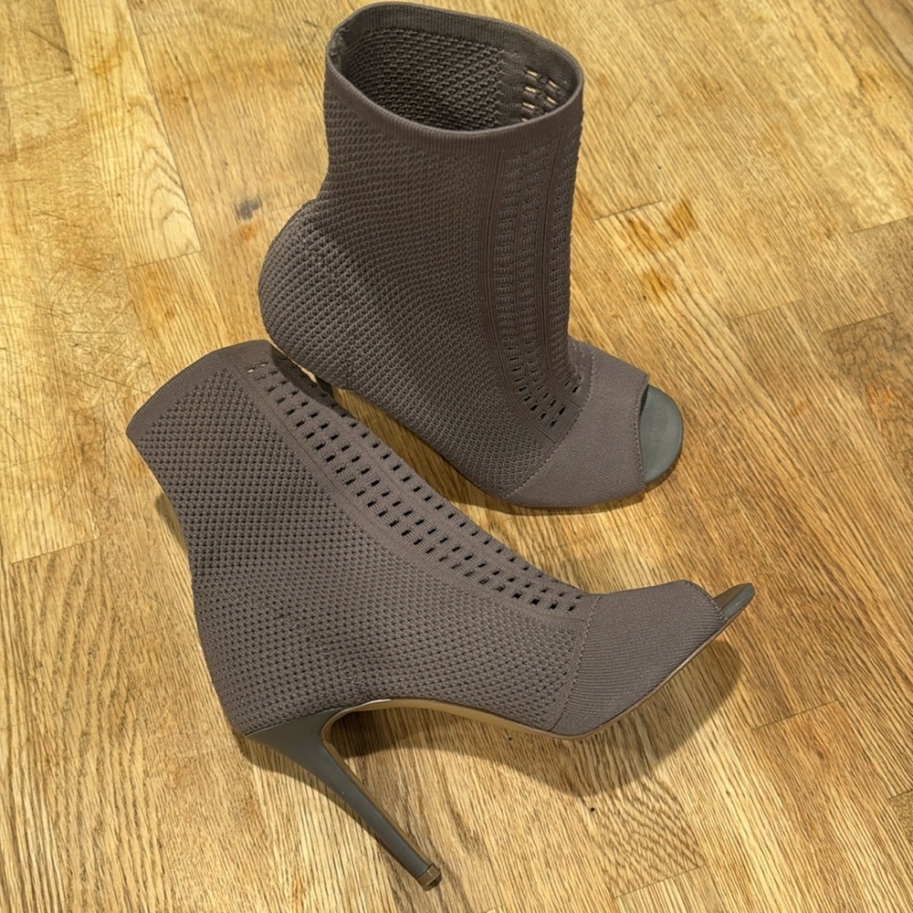 Charles by Charles David Taupe Knit Peep Toe Stiletto Booties Size 6 - Picture 4 of 9